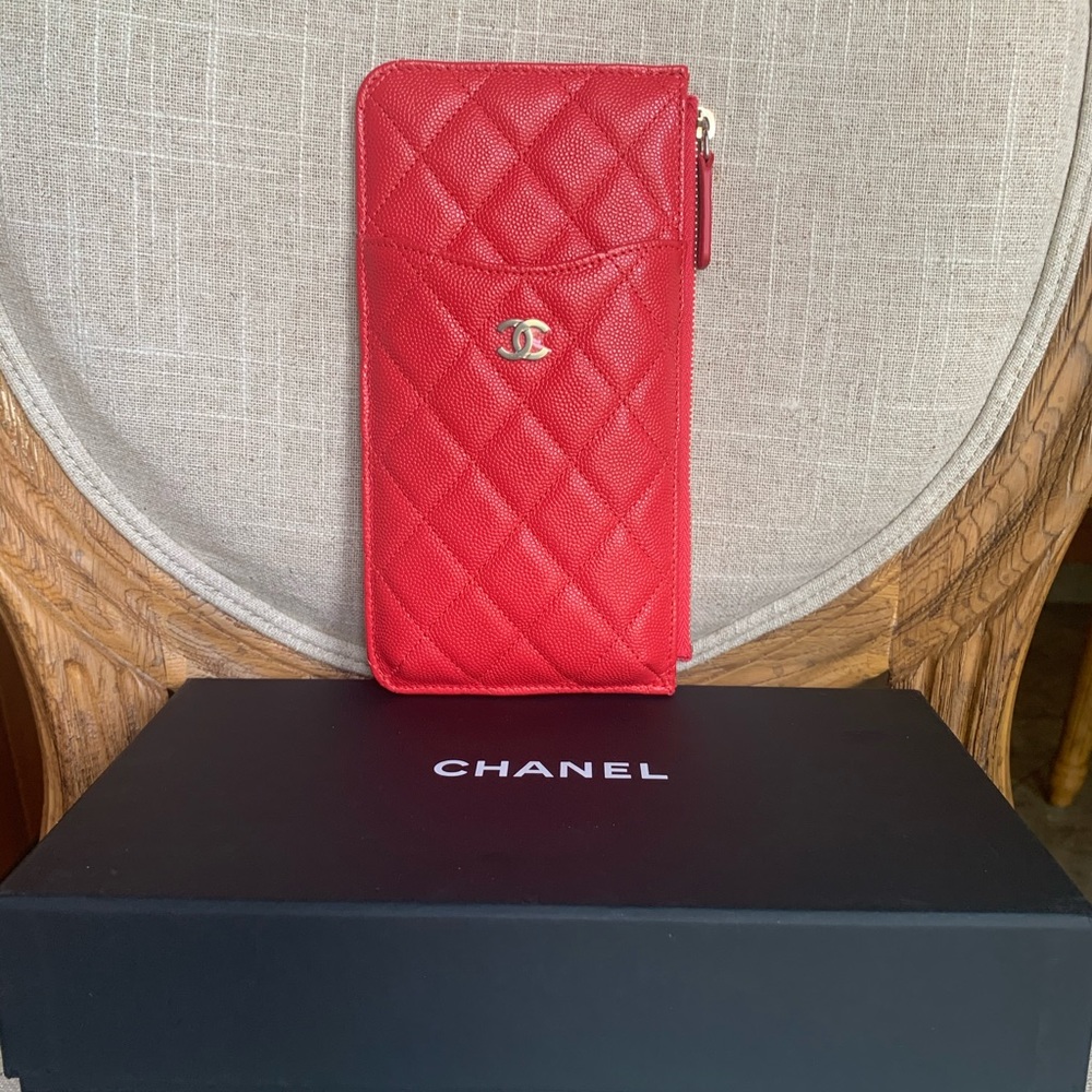 Chanel Caviar Quilted Red  20 C  Phone Pouch